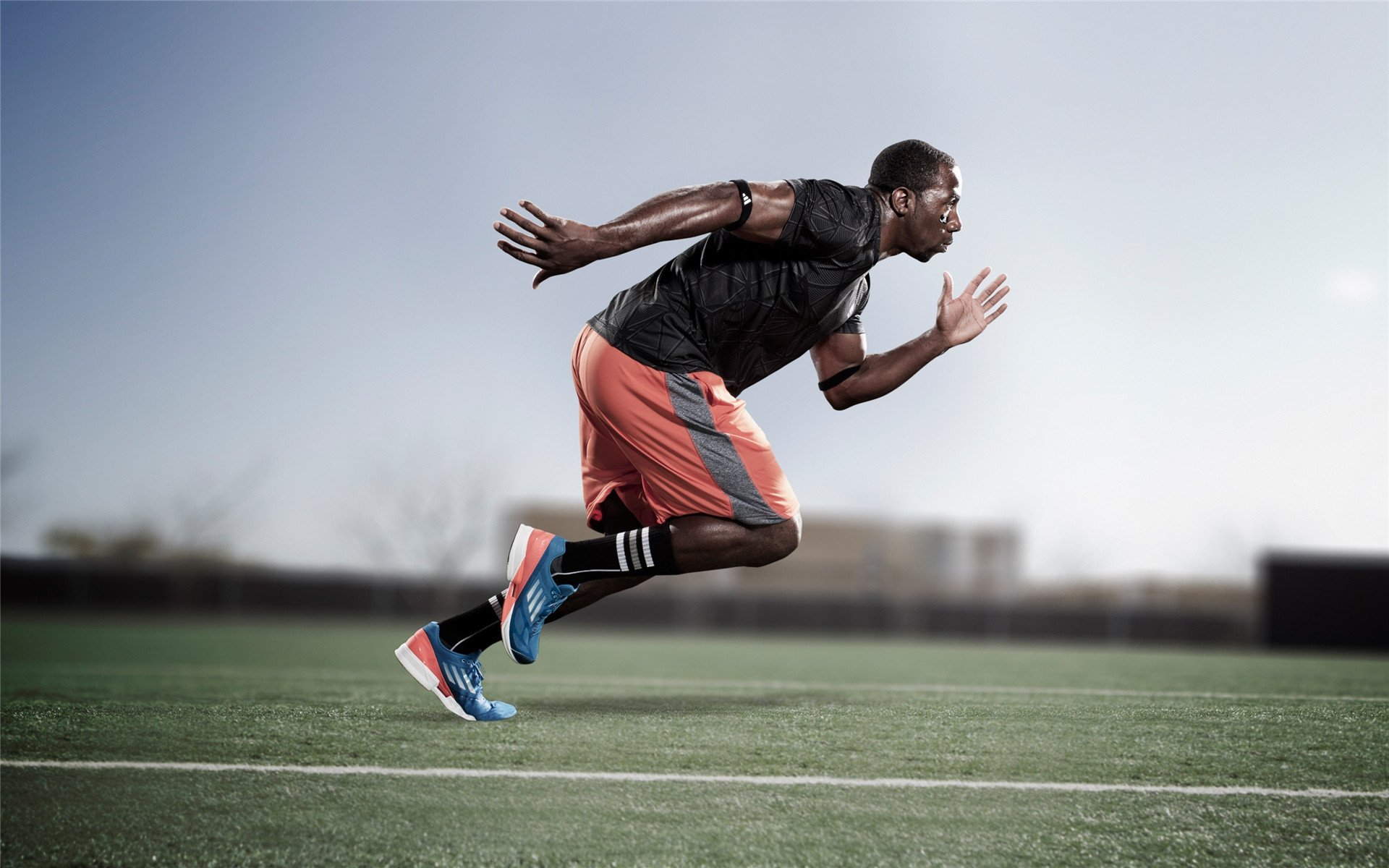 爱游戏体育官网-“未来已来：自动驾驶赛车引领新潮流”，自动驾驶塑未来